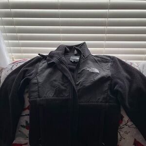 The North Face youth black Performance Jacket